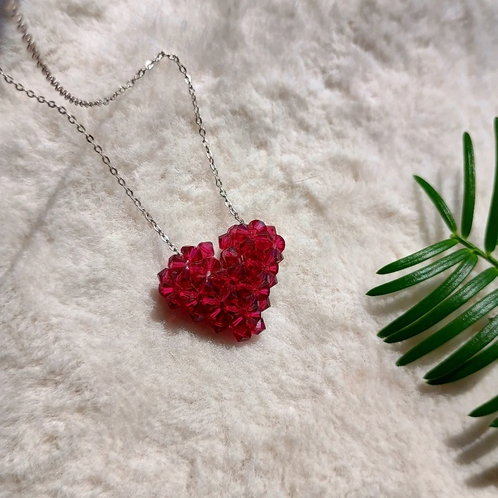 Gorgeous Swarovski Crystal Heart Pendant On Dainty 925 Sterling Silver Chain - Picture 2 of 11